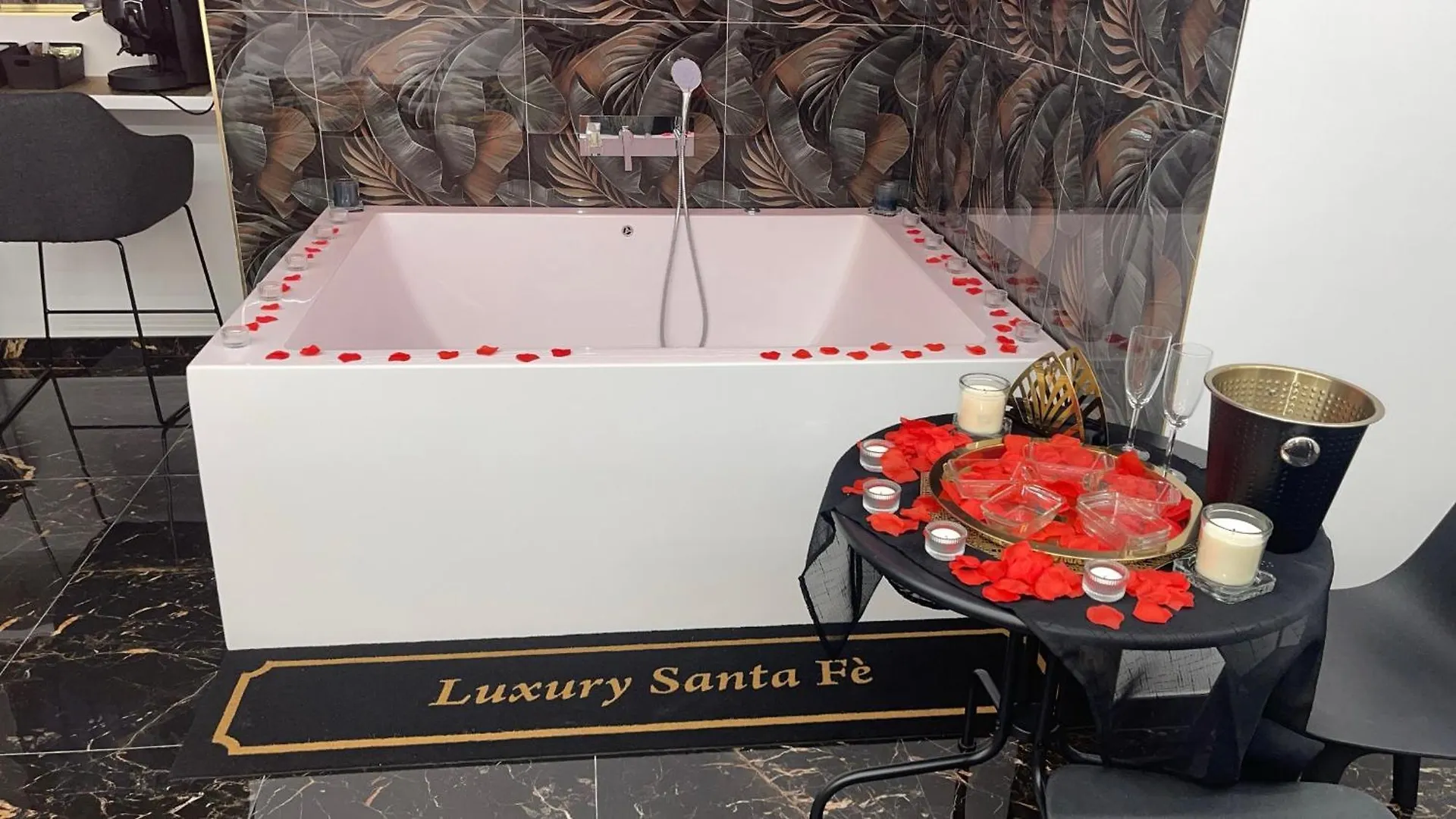Luxury Santa Fe Hotel Naples 0*,  Italy